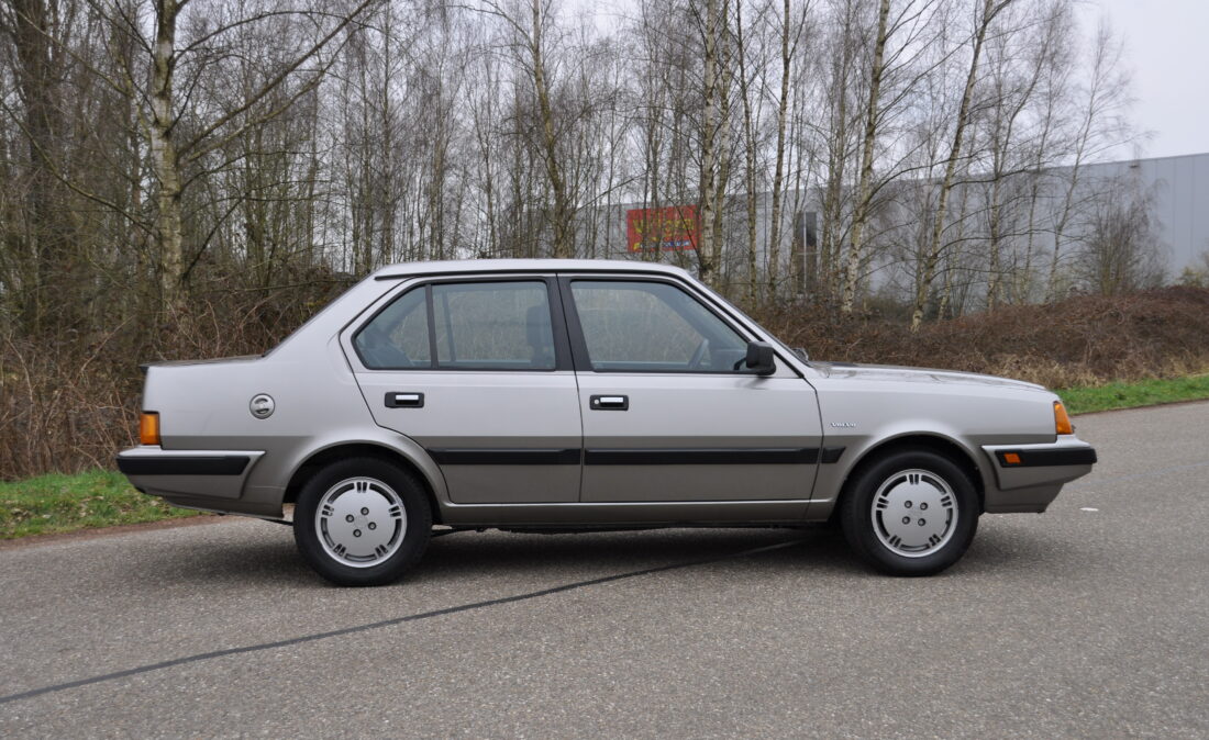 Volvo_360_GLT_OpenRoad_Classic_Cars-BV (9)