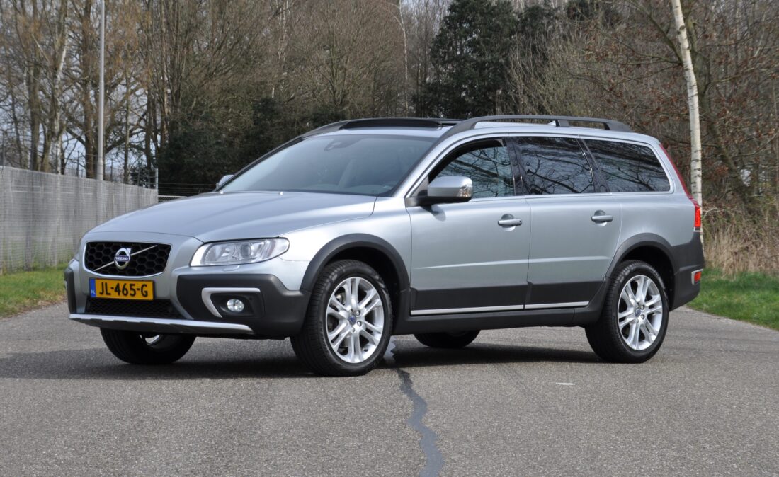 Volvo_XC70_AWD_OpenRoad_Classic_Cars (1)