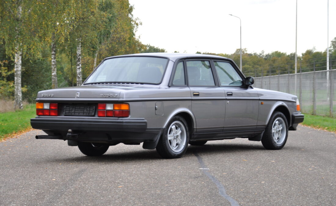 Volvo_240-_GLT_OpenRoad_Classic_Cars (2)