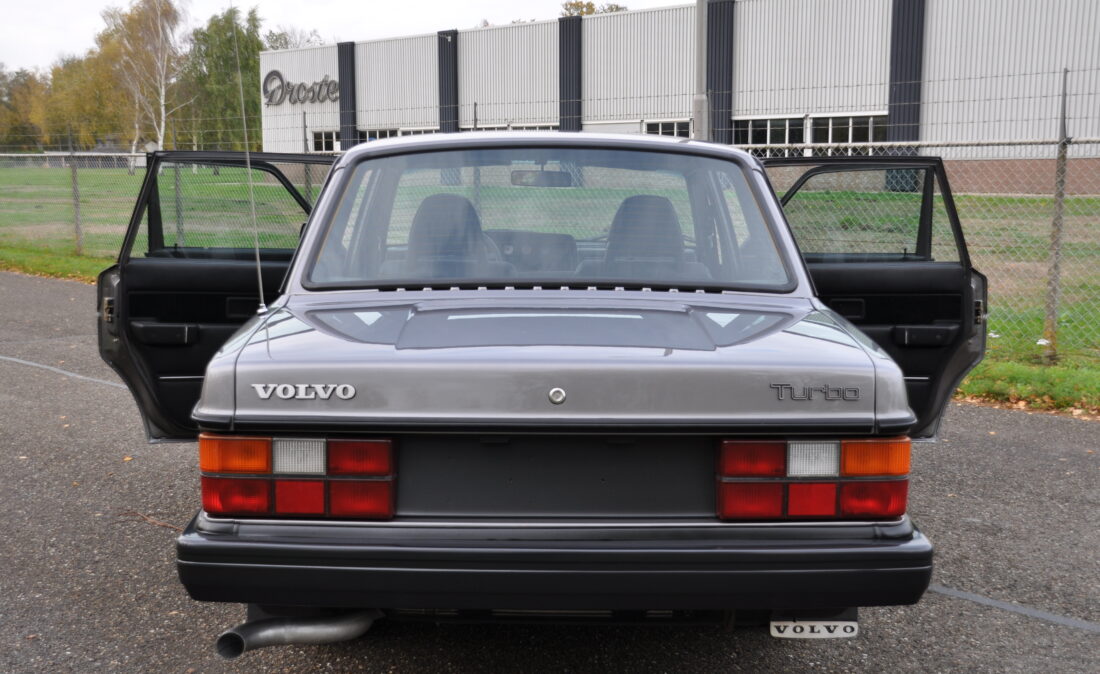 Volvo_240_Turbo_OpenRoad_Classic_Cars (39)